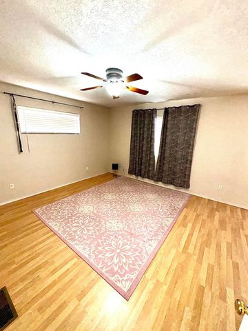 7039 Casa Elena Drive NE, Albuquerque, NM 87113
