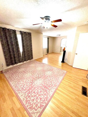 7039 Casa Elena Drive NE, Albuquerque, NM 87113