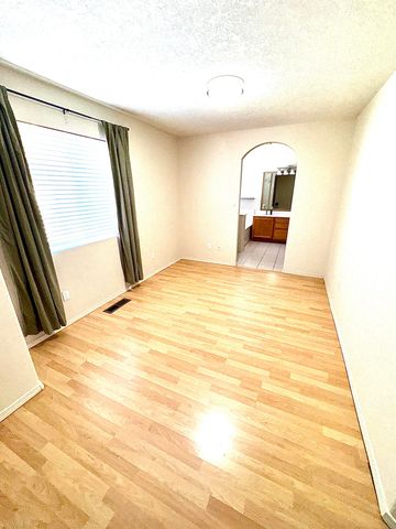 7039 Casa Elena Drive NE, Albuquerque, NM 87113