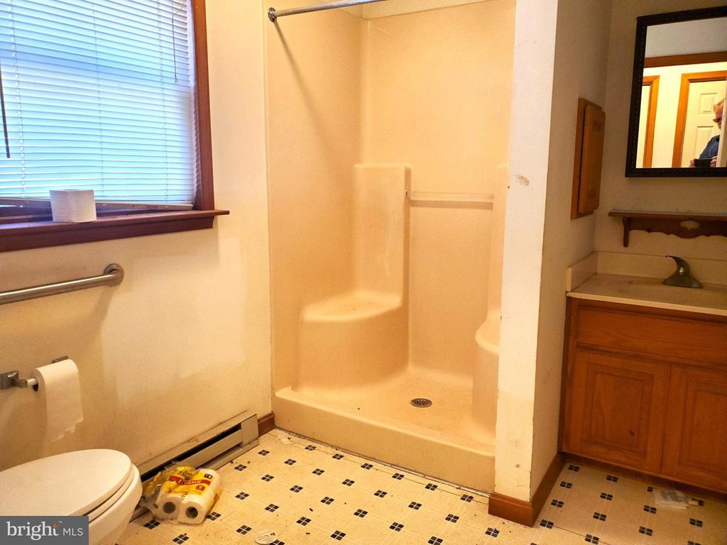 21627 S DUPONT HWY, Greenwood, DE 19950