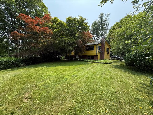 5 Spruce Drive, Hyde Park, NY 12538