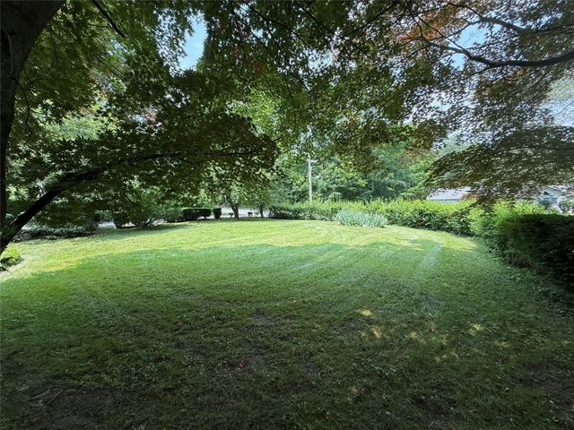 5 Spruce Drive, Hyde Park, NY 12538