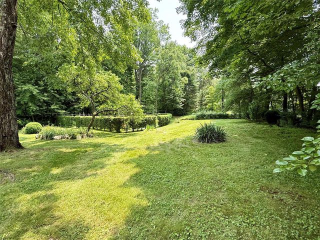 5 Spruce Drive, Hyde Park, NY 12538