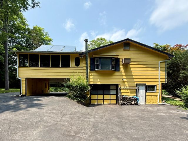 5 Spruce Drive, Hyde Park, NY 12538