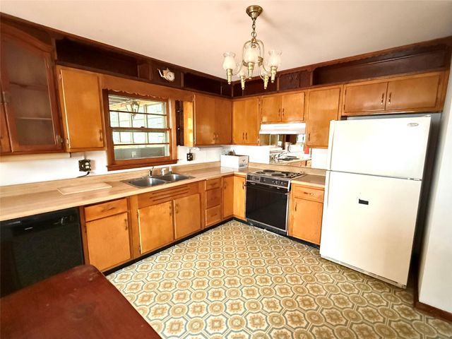 5 Spruce Drive, Hyde Park, NY 12538