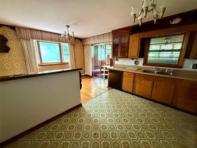 5 Spruce Drive, Hyde Park, NY 12538