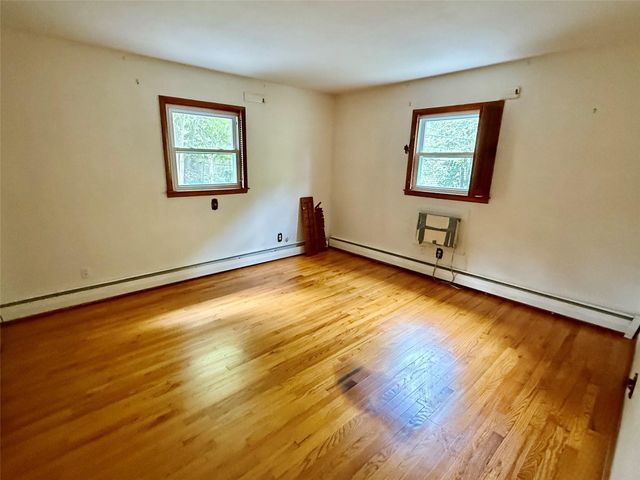 5 Spruce Drive, Hyde Park, NY 12538