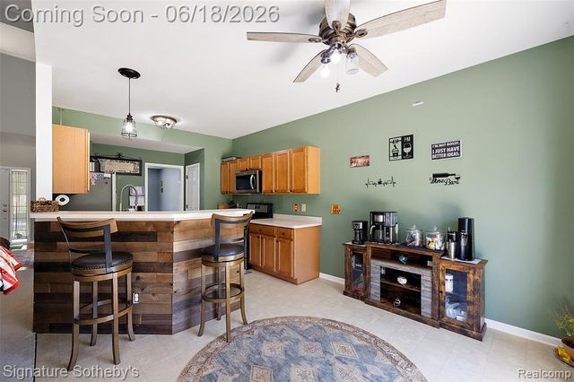 997 River Rock Drive, Holly, MI 48442