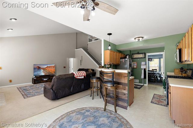 997 River Rock Drive, Holly, MI 48442