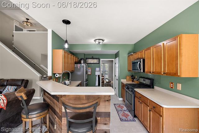 997 River Rock Drive, Holly, MI 48442