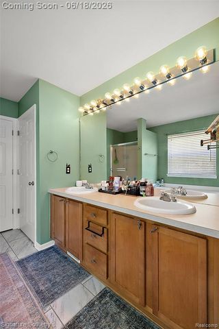 997 River Rock Drive, Holly, MI 48442