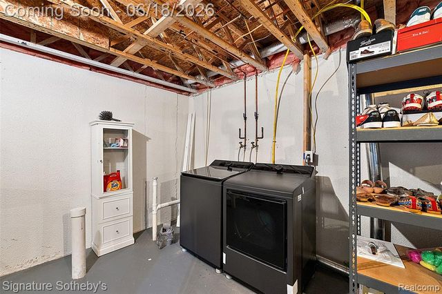 997 River Rock Drive, Holly, MI 48442