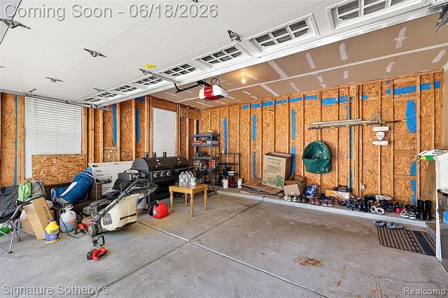 997 River Rock Drive, Holly, MI 48442