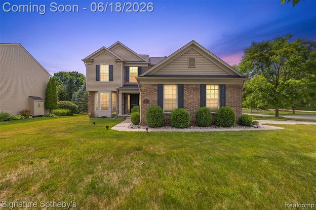 997 River Rock Drive, Holly, MI 48442