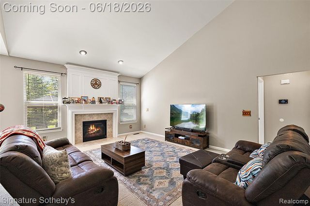997 River Rock Drive, Holly, MI 48442