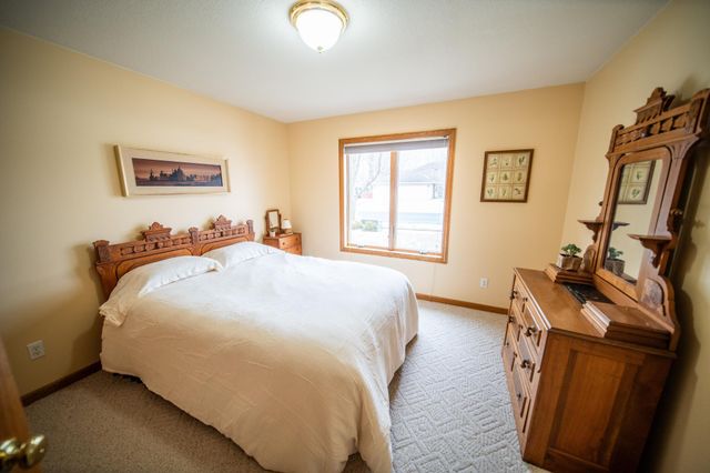 3721 Arbor Dr NW, Rochester, MN 55901