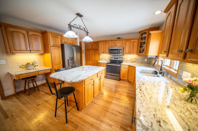 3721 Arbor Dr NW, Rochester, MN 55901