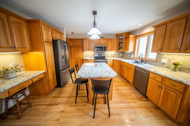 3721 Arbor Dr NW, Rochester, MN 55901