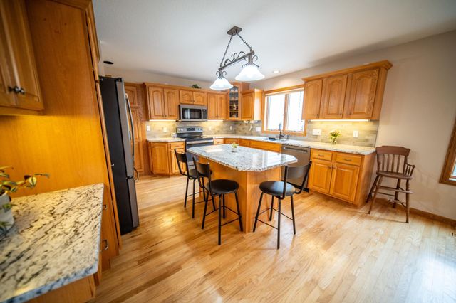 3721 Arbor Dr NW, Rochester, MN 55901