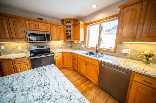 3721 Arbor Dr NW, Rochester, MN 55901