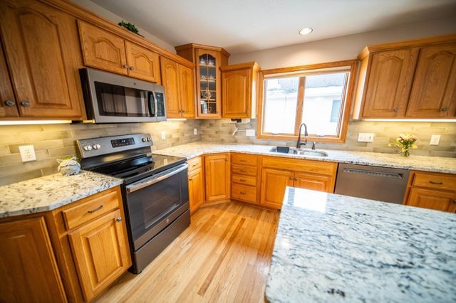 3721 Arbor Dr NW, Rochester, MN 55901