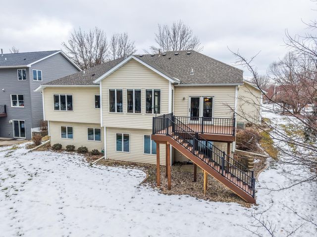 3721 Arbor Dr NW, Rochester, MN 55901