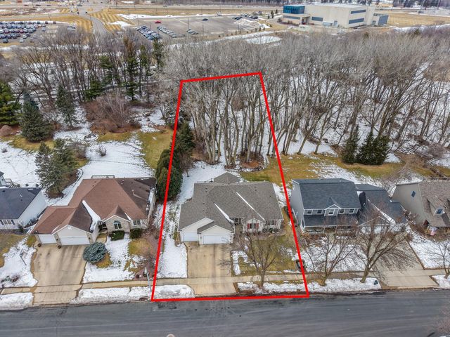 3721 Arbor Dr NW, Rochester, MN 55901