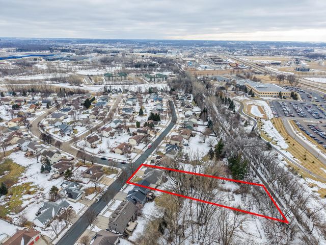 3721 Arbor Dr NW, Rochester, MN 55901