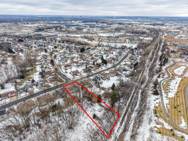 3721 Arbor Dr NW, Rochester, MN 55901