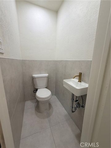 414 W C, Colton, CA 92324