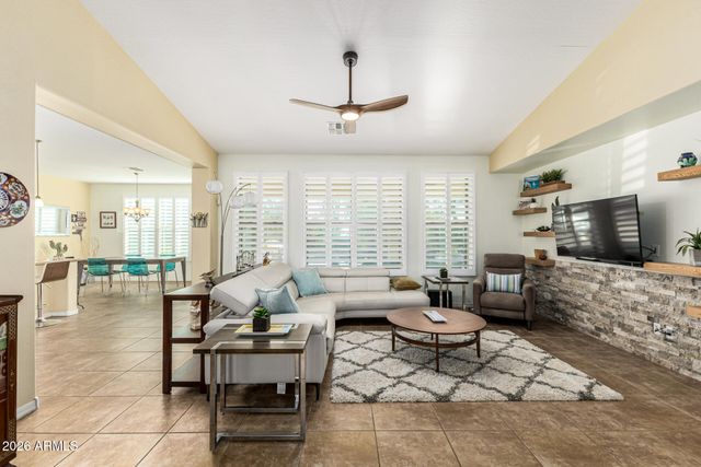 2407 W MAYA Way, Phoenix, AZ 85085