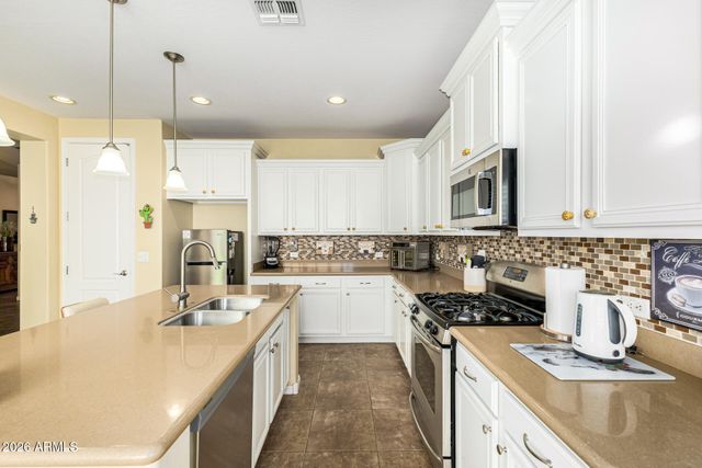 2407 W MAYA Way, Phoenix, AZ 85085