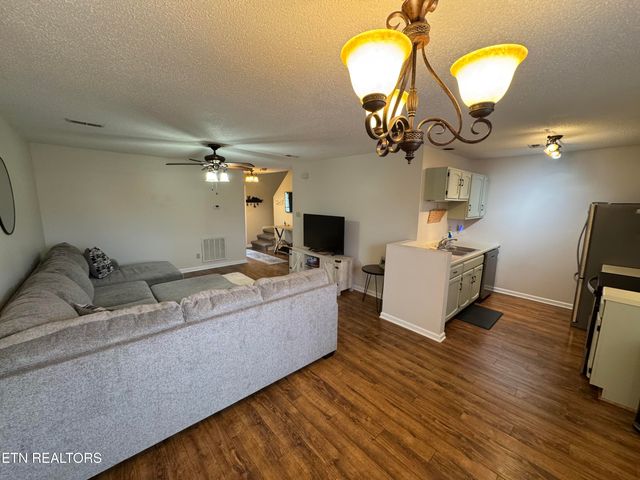 9001 Fountain Brook Lane, Knoxville, TN 37923