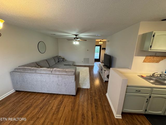 9001 Fountain Brook Lane, Knoxville, TN 37923