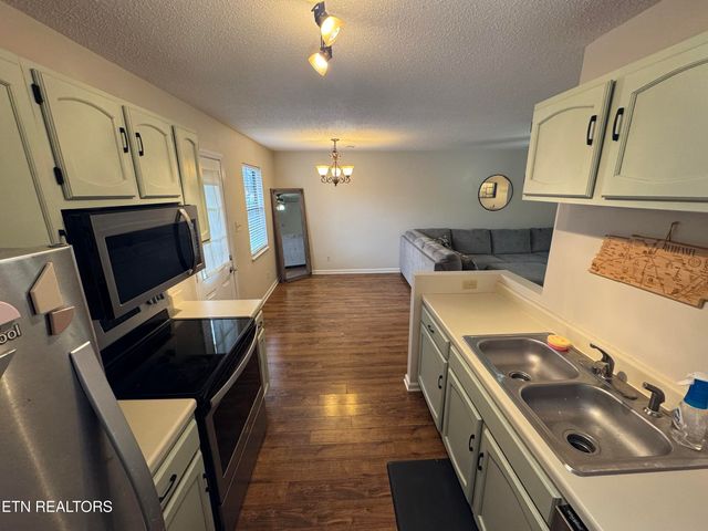 9001 Fountain Brook Lane, Knoxville, TN 37923