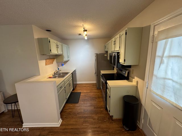 9001 Fountain Brook Lane, Knoxville, TN 37923