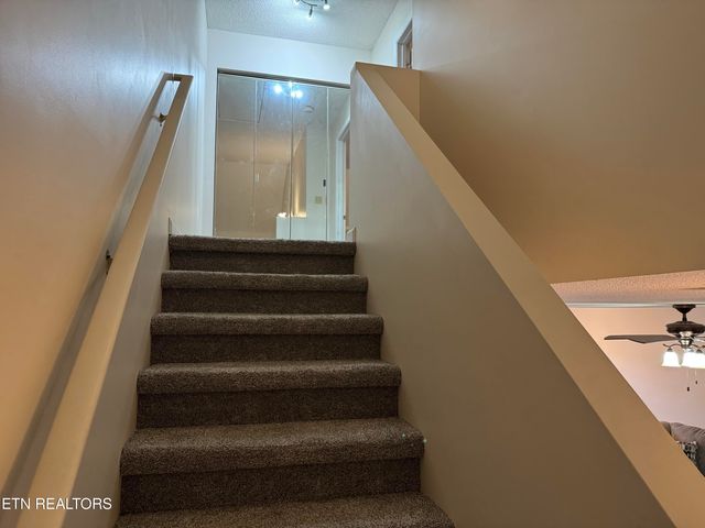 9001 Fountain Brook Lane, Knoxville, TN 37923