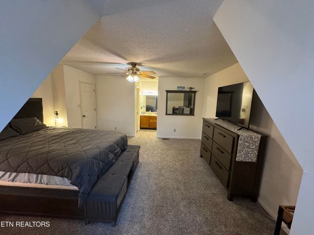 9001 Fountain Brook Lane, Knoxville, TN 37923