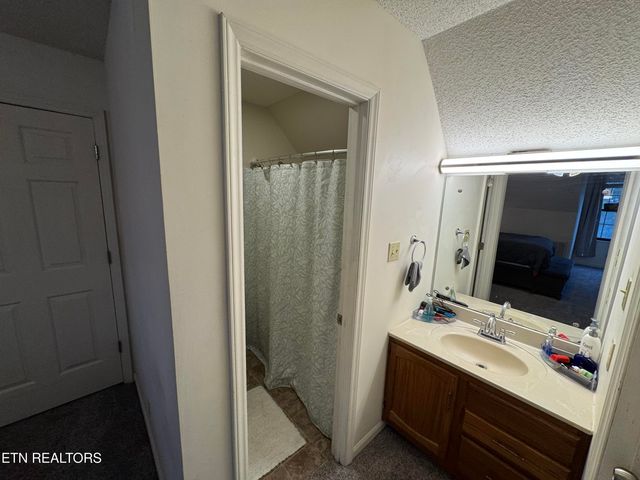 9001 Fountain Brook Lane, Knoxville, TN 37923