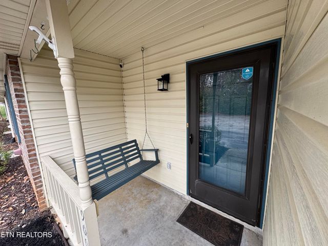 9001 Fountain Brook Lane, Knoxville, TN 37923