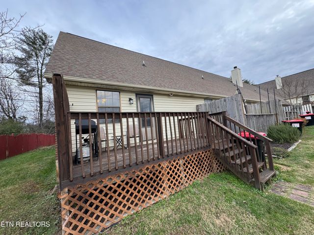 9001 Fountain Brook Lane, Knoxville, TN 37923