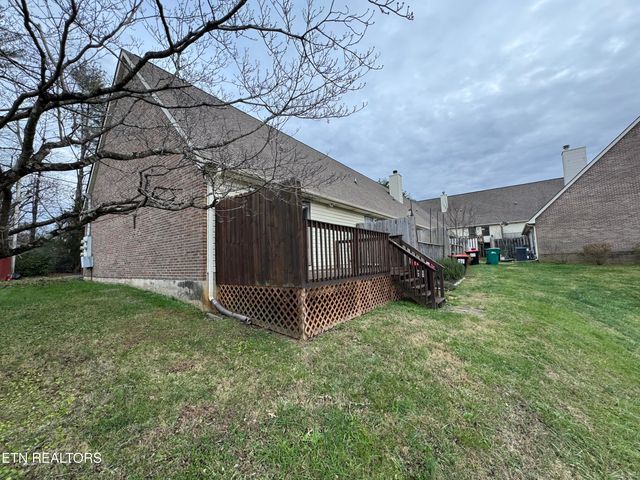 9001 Fountain Brook Lane, Knoxville, TN 37923