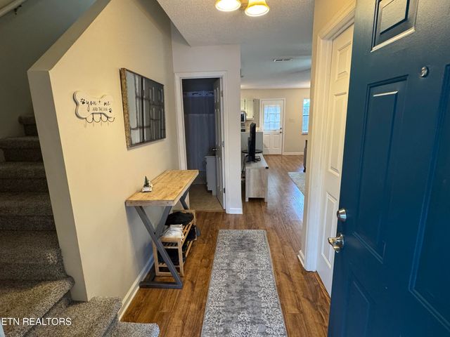 9001 Fountain Brook Lane, Knoxville, TN 37923