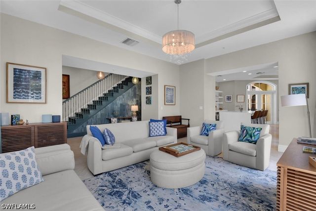 684 10th AVE S D1, Naples, FL 34102