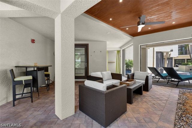 684 10th AVE S D1, Naples, FL 34102