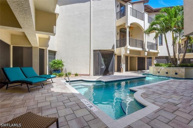 684 10th AVE S D1, Naples, FL 34102