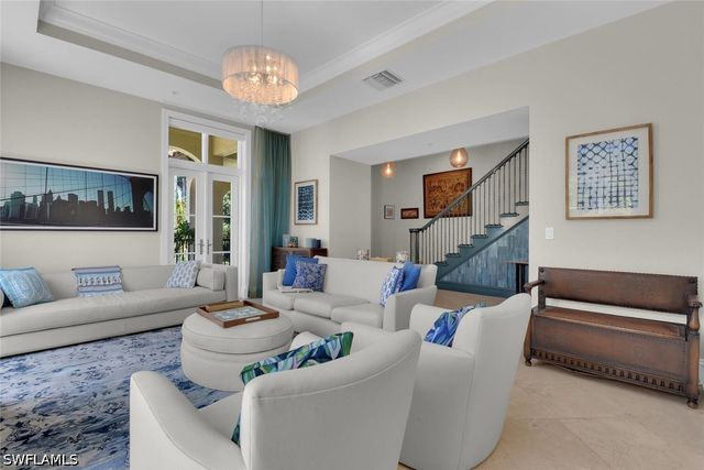 684 10th AVE S D1, Naples, FL 34102
