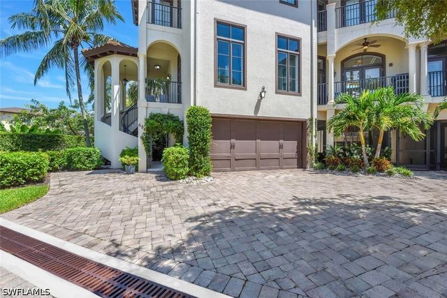 684 10th AVE S D1, Naples, FL 34102