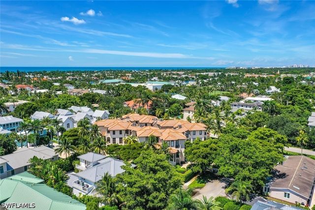 684 10th AVE S D1, Naples, FL 34102