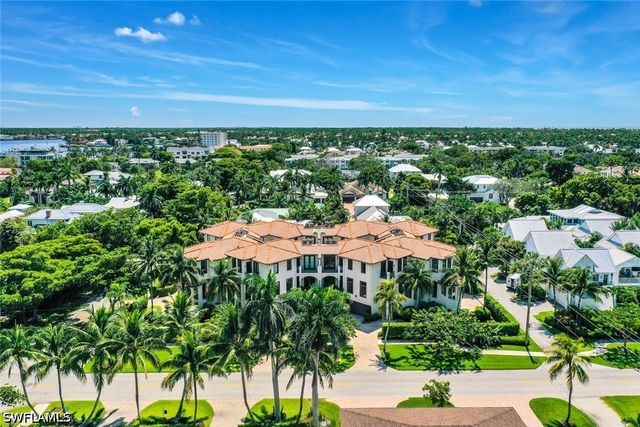 684 10th AVE S D1, Naples, FL 34102